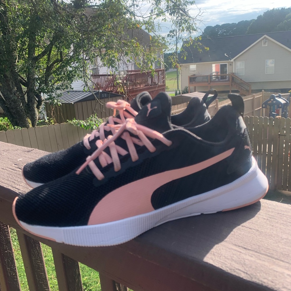 Puma Women’s Fly Runner Athletic Sneakers 192867-04 Black/Pink Size 9
